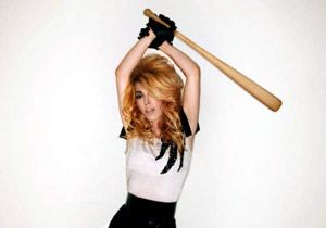 Hande Yener, bir holding sahibinin oğluyla aşk yaşamaya başladı