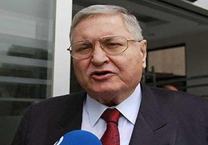 Eski bakan 47 yıllık eşine boşanma davası açtı