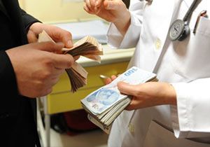 36 beyin cerrahının "rüşvet" davası başladı