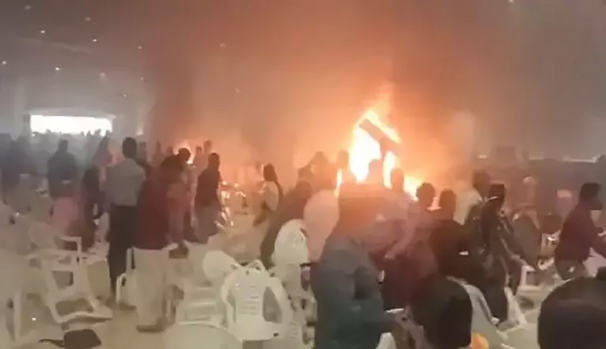 Hindistan'da kongre merkezinde patlama: 3 ölü, 50 yaralı