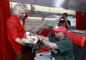 Milyarder işadamı iddiayı kaybetti hostes oldu