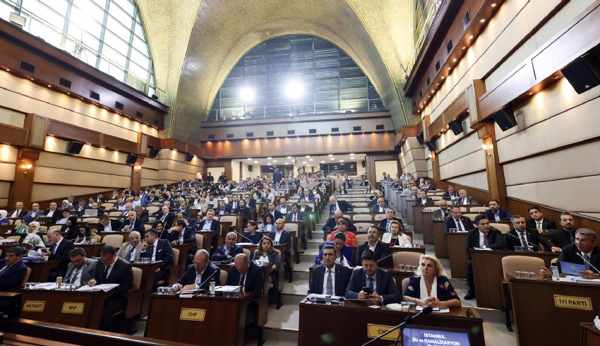 İBB Meclisi'nde Cumhuriyet'in 100. yılı özel oturumu yapıldı