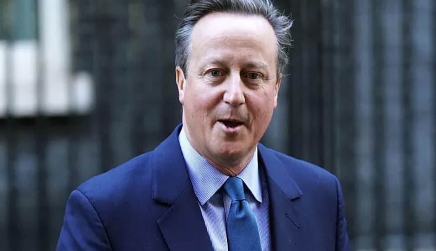 İngiltere eski Başbakanı Cameron, yeni Dışişleri Bakanı oldu