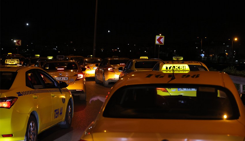 İstanbul'da taksicilerden yüzde 100 zam talebi