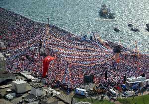 Ak Parti, İzmir'de patladı
