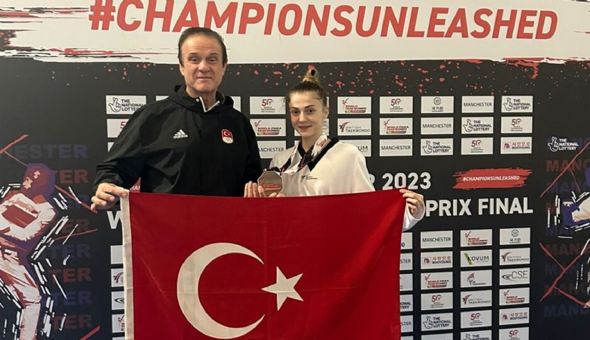 Kadınlar dünya tekvandosunun en iyisi Merve Dinçel Kavurat oldu