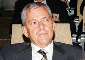 Kırmızı bültenle aranan holding patronu kim?