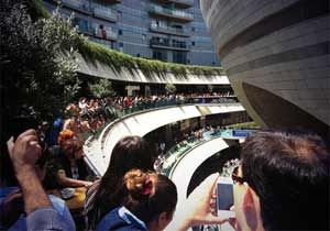 Kanyon ve Starbucks protesto edildi