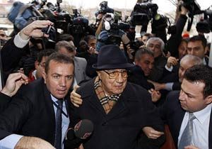 Karadayı yakasını zor kurtardı!