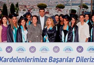 Turkcell’in binlerce Kardelen’i mezuniyet sevinci yaşıyor