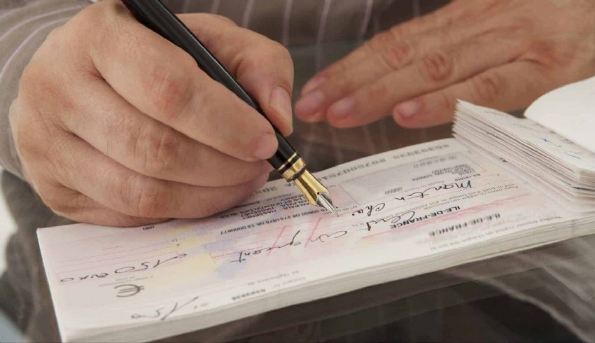 Karşılıksız çekteki artış piyasayı nakde döndürdü