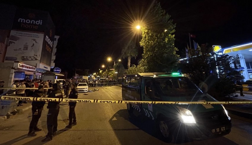 Kontrolden çıkan araç ağaca çarptı: 3 ölü, 2 yaralı