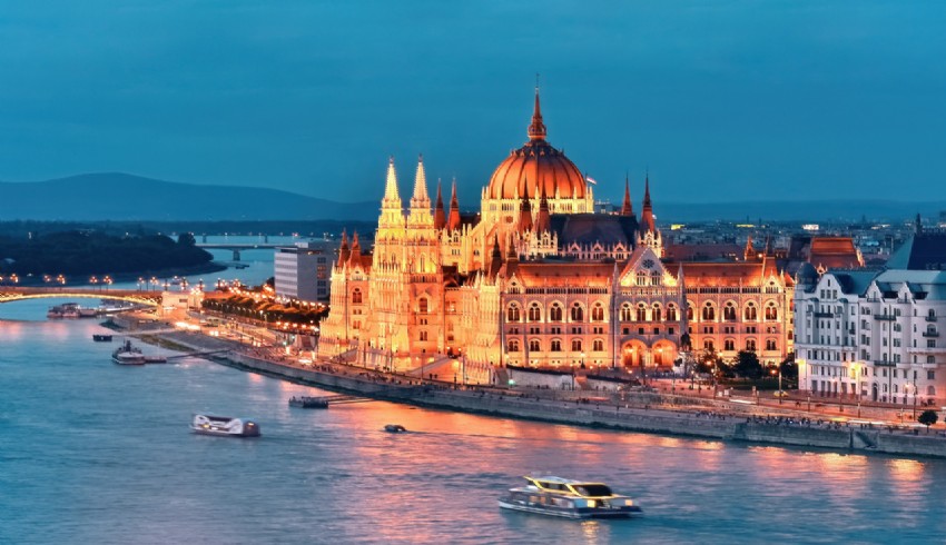 Macaristan, 500 bin euroya ev alana oturma izni verecek