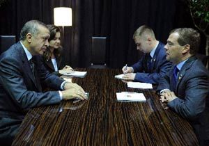 Medvedev, Ankara'da 20 anlaşma imzalayacak