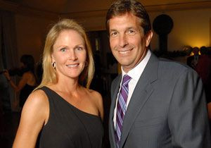 Multimilyoner işadamı sevgilisini evlat edindi!