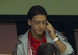 Mesut Özil'e 'Mutlu' CEO