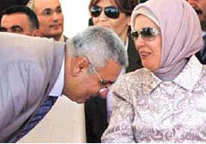 Önünde eğildi ama yine de yüz bulamadı
