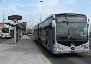 Metrobüs seferleri durduruldu