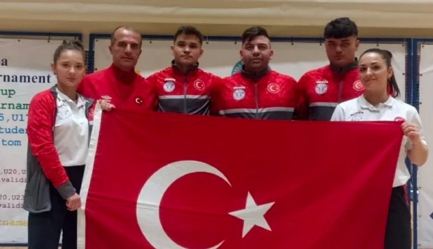 Milli halterciler Tuğba Kılıç ve Meryem Naz Baran altın madalya kazandı