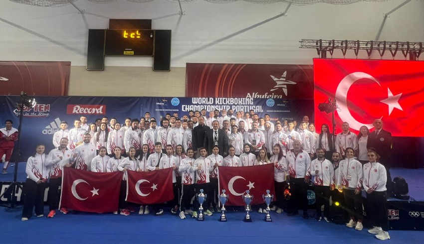 Milli kick boksçular Dünya Şampiyonası'na damga vurdu