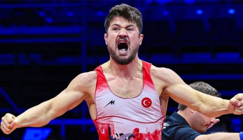 Milli güreşçi Ali Cengiz, Dünya Şampiyonu oldu