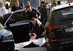 Eski vekile Bakırköy'de silahlı saldırı: 3 ölü