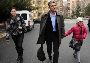 Nedim Şener'in ilk işi, kızını okula götürmek oldu