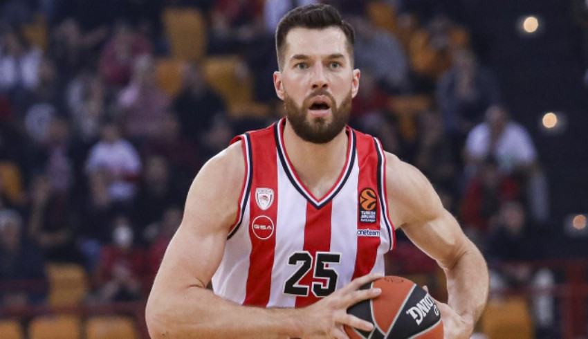 Olympiakos, ABD'li basketbolcu Peters'ın sözleşmesini 2 yıl uzattı