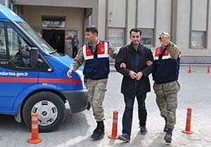 Oyuncu Orhan Şimşek babasını nasıl öldürdüğünü anlattı