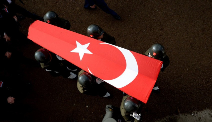 Pençe-Kilit Operasyonu'ndan acı haber: Taciz ateşinde Uzman Çavuş şehit oldu
