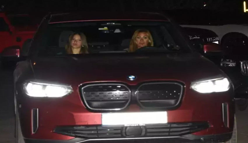 Pınar Altuğ'un 3 milyonluk elektrikli aracı dikkat çekti