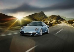 Yeni Porsche 911 Turbo S    