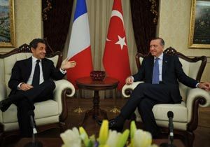 Erdoğan, Sarkozy ve Merkel'i solladı!