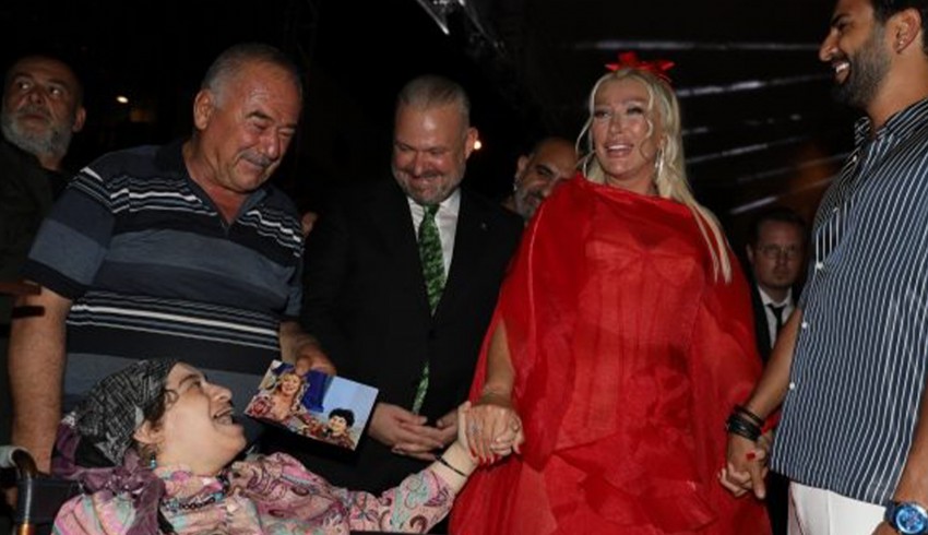 Seda Sayan’dan engelli hayranına jest