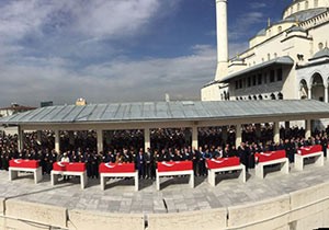 Ankara şehitlerine ağlıyor: Son veda