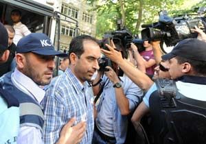 'S.....git işine. Beni kim kurtaracak'