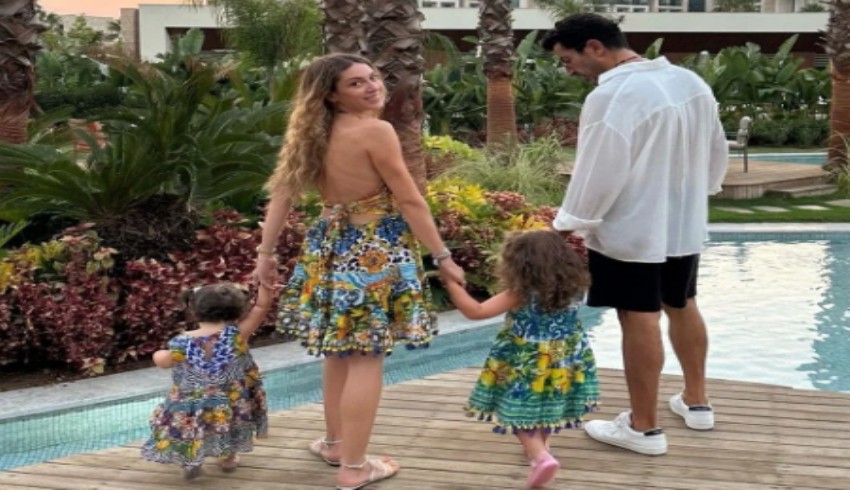 Sinem Kobal kızı Leyla'yı öpmelere doyamadı