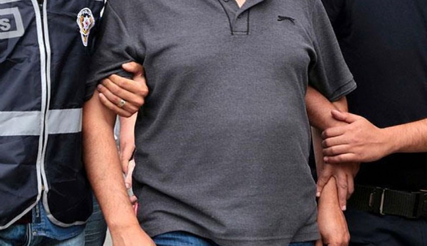 Sosyal medyadan tanıştılar cebini ve bankadaki parasını gasp ettiler