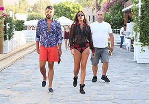 Süreyya Yalçın sokakta böyle dolaştı