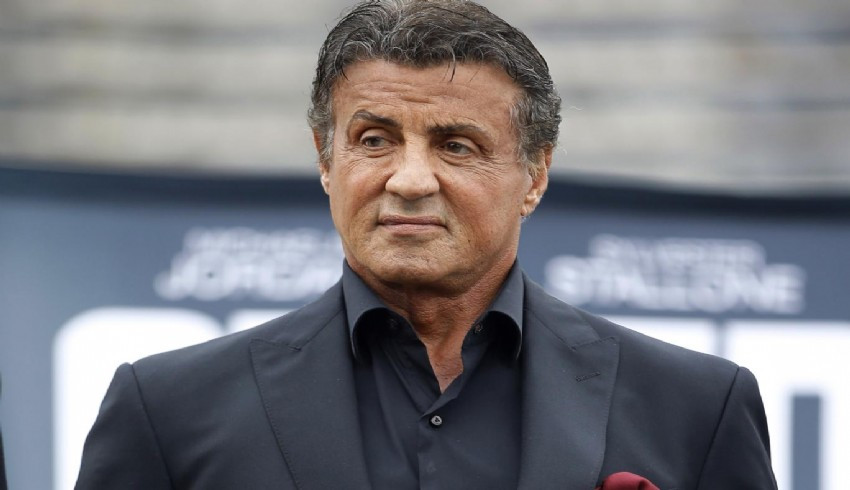 Sylvester Stallone'den Papa'ya: "Boksa var mısınız?"