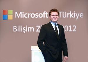 Microsoft Türkiye CEO'su Tamer Özmen'e flaş atama