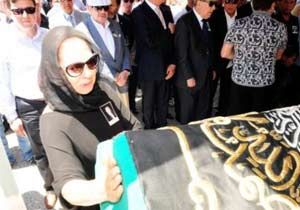 Tatlıcı Kabe örtüsü ile son yolcuğunu uğurlandı