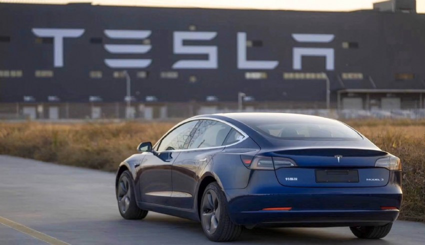 Tesla'ya, California'da 1,5 milyon dolarlık "atık" cezası