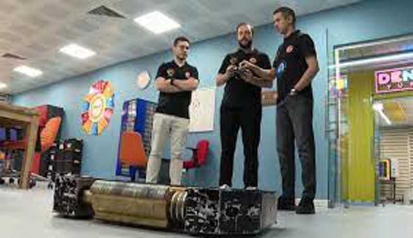 Türk mühendisler robotlarıyla Rusya'da rakiplerini "nakavt" etmeyi hedefliyor