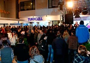 iPhone 5 için gece yarısı yoğun ilgi