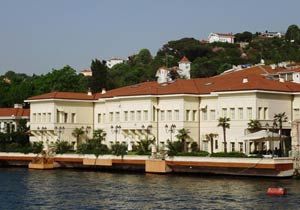 Bu yalının sahipleri ya ölüyor ya da iflas ediyor