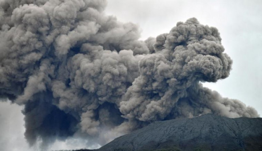 Yanardağ patlamasında 13 dağcının cesedi bulundu 62 dağcı ise kayıp