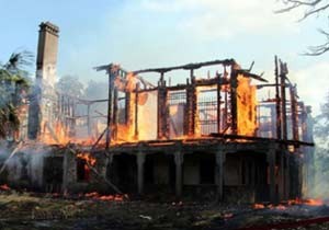 'Tape'cinin korusundaki tarihi Köşk kül oldu