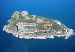 Menderes'in idam edildiği Yassıada, Tanrıverdi'ye mi?