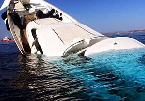 Türk iş adamının 35 metrelik yatı Mikonos'ta battı